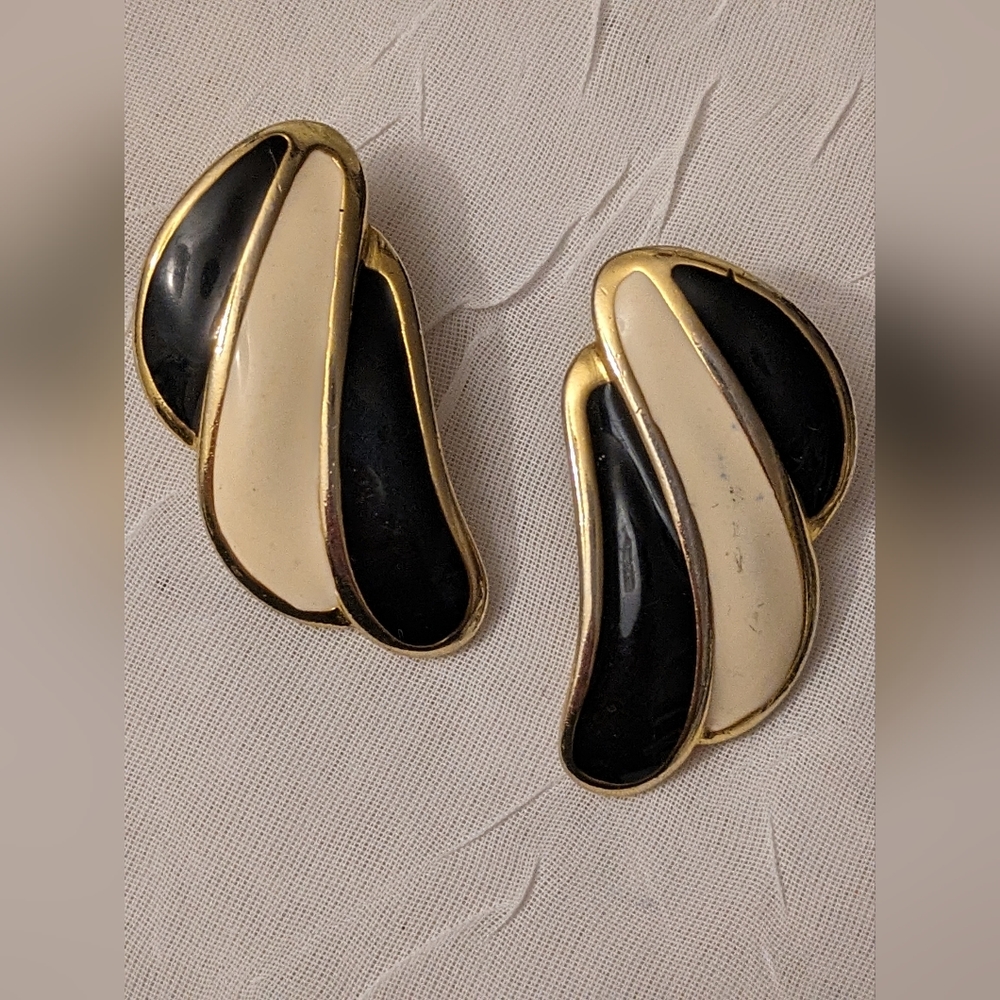Enamel Black & White with Gold Tone Clip On Earrings